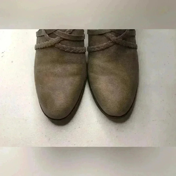 Fergalicious By Fergie 7M Criss Cross Strappy Taupe Bootie Zip Back - Picture 7 of 7